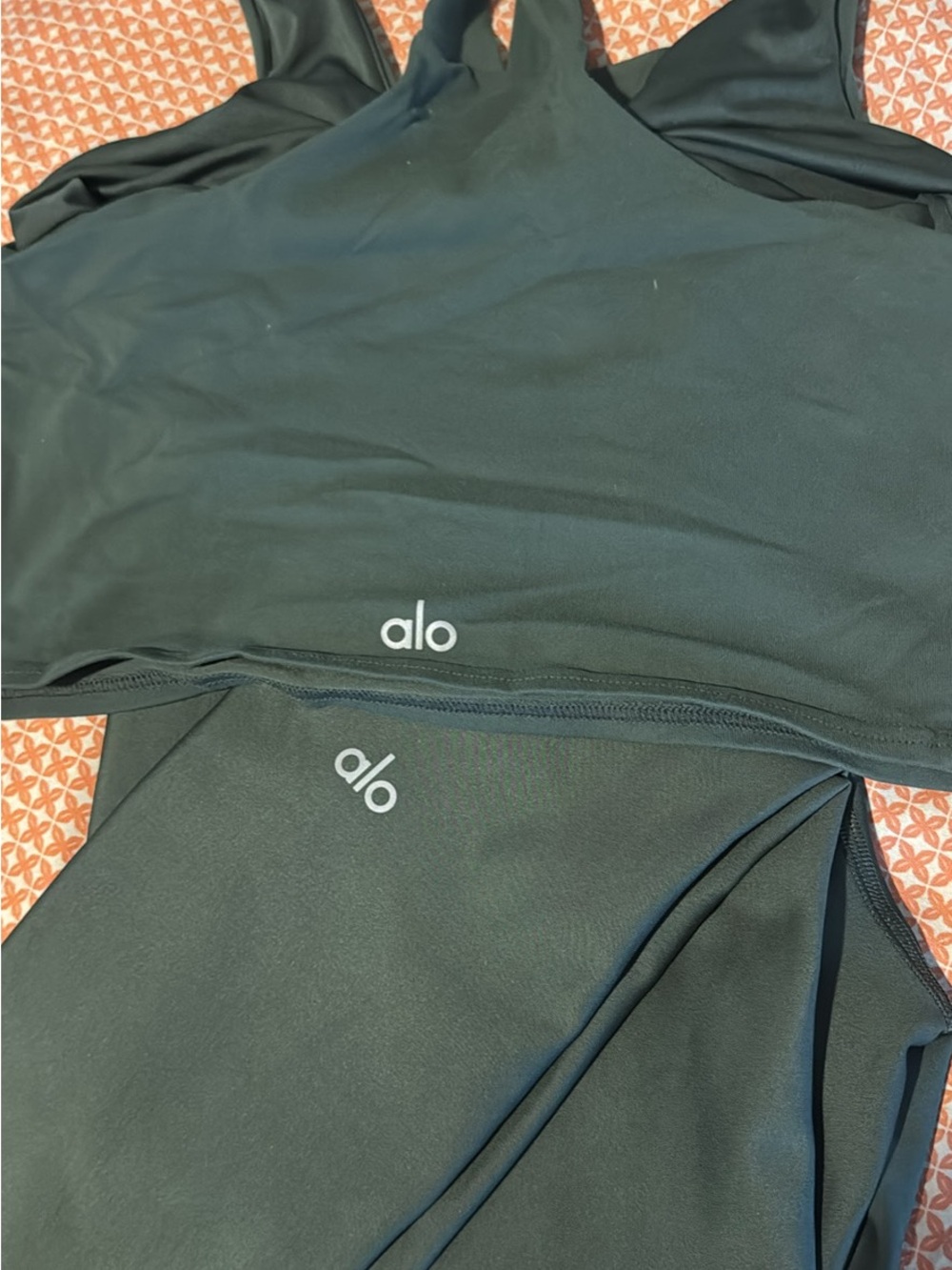 ALO Yoga Dark Green Athletic Tank and Leggings Set